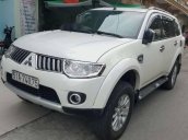 Cần bán gấp Mitsubishi Pajero sản xuất năm 2014, màu trắng, giá tốt