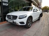 Cần bán gấp Mercedes GLC 250 năm 2017, màu trắng