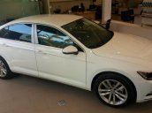 Bán xe Volkswagen Passat 2.0 AT 2015, màu trắng, nhập khẩu nguyên chiếc