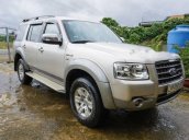 Cần bán gấp Ford Everest AT đời 2008, màu bạc xe gia đình, 400tr