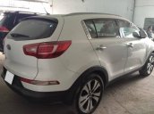 Bán xe Kia Sportage đời 2011, màu trắng xe gia đình