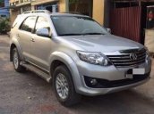 Cần bán lại xe Toyota Fortuner 2x4 AT năm 2012, màu bạc chính chủ, giá chỉ 675 triệu