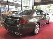 Bán xe Mercedes E250 cũ, đăng ký 2018, màu nâu như mới, giá rẻ hơn 400 triệu