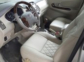 Bán Toyota Innova 2.0E màu bạc, số sàn, sản xuất cuối 2014 gốc Sài Gòn mẫu mới