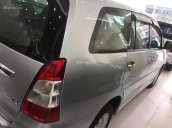 Bán Toyota Innova 2.0E đời 2012, màu bạc