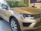 Bán xe Volkswagen Touareg 3.6 AT đời 2016, màu nâu