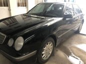 Bán xe Mercedes E240 sản xuất 2000, màu đen chính chủ