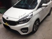 Cần bán gấp Kia Rondo đời 2017, màu trắng, giá cạnh tranh