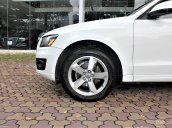 Bán xe Audi Q5 năm sản xuất 2010, màu trắng, nhập khẩu nguyên chiếc, giá tốt