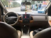 Cần bán xe Toyota Innova năm sản xuất 2010, màu bạc xe gia đình, giá 430tr