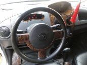 Cần bán Daewoo Matiz AT sản xuất năm 2005, màu trắng, xe đẹp