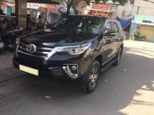 Cần bán Toyota Fortuner đời 2017, màu đen