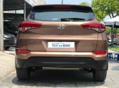 Cần bán Hyundai Tucson 2.0 AT sản xuất năm 2015, màu nâu, xe nhập