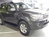 Bán Toyota Fortuner G 2.5MT màu xám lông chuột số sàn, máy dầu, sản xuất 2012, biển Sài Gòn, lăn bánh 89000km