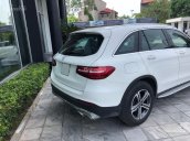 Bán xe Mercedes GLC200 màu trắng, 2018, chính hãng - trả trước 550 triệu nhận xe về