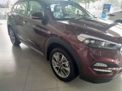 Cần bán xe Hyundai Tucson năm 2018, màu đỏ, 830 triệu