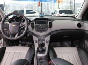 Bán Chevrolet Cruze LT 1.6MT đời 2016, màu trắng, giá 446tr