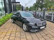 Bán xe Mercedes E250 đen 2018 chính hãng, trả trước 700 triệu nhận xe