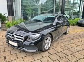 Bán xe Mercedes E250 đen 2018 chính hãng, trả trước 700 triệu nhận xe