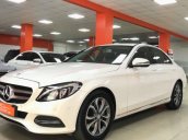 Cần bán lại xe Mercedes AT đời 2015, màu trắng số tự động