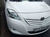 Gia đình bán Toyota Vios 2010, màu trắng 