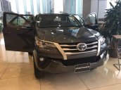 Cần bán xe Toyota Fortuner 2.4G 4x2 MT 2018, màu xám