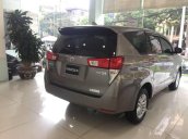 Cần bán Toyota Innova 2.0E sản xuất năm 2018, màu xám, giá chỉ 743 triệu