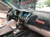 Cần bán lại xe Mitsubishi Pajero Sport G 4x2 AT đời 2013, màu bạc, giá chỉ 625 triệu