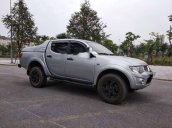 Cần bán gấp Mitsubishi Triton 2013, màu bạc xe gia đình, giá 388tr 