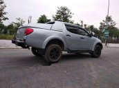 Cần bán gấp Mitsubishi Triton 2013, màu bạc xe gia đình, giá 388tr 