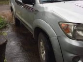 Bán Toyota Hilux năm 2009, màu bạc