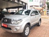 Bán Toyota Fortuner đời 2011, màu bạc đi đúng đồng hồ 91 ngàn km