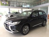 Giao ngay Mitsubishi Outlander 2.0 CVT 2018, bảo hiểm vật chật hoặc quà tặng theo yêu cầu