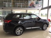 Giao ngay Mitsubishi Outlander 2.0 CVT 2018, bảo hiểm vật chật hoặc quà tặng theo yêu cầu