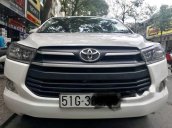 Cần bán gấp Toyota Innova E 2017, màu trắng chính chủ, giá tốt