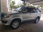 Cần bán xe Toyota Fortuner sản xuất 2016, màu bạc, 840 triệu