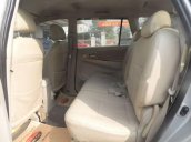 Cần bán xe Toyota Innova 2.0G năm 2011, màu bạc như mới, giá 480tr