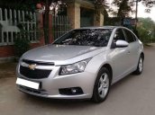 Bán xe Chevrolet Cruze sản xuất 2013, màu bạc, 325 triệu