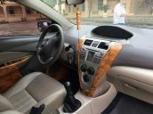 Cần bán xe Toyota Vios năm sản xuất 2010, màu bạc như mới