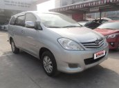 Cần bán xe Toyota Innova 2.0G năm 2011, màu bạc như mới, giá 480tr