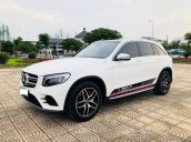 Cần bán lại xe Mercedes-Benz GLC-300 đời 2017 màu trắng, giá chỉ 2 tỷ 121 triệu