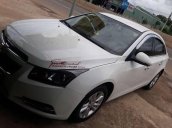 Cần bán xe Chevrolet Cruze năm 2015, màu trắng 