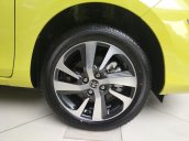 Bán Toyota Yaris 1.5G CVT 2018, màu vàng, nhập khẩu, giao xe sớm liên hệ Mr Trung 0986924166