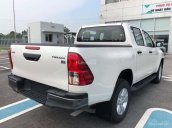 Bán Toyota Hilux 2.4G MT 2018, màu trắng, nhập khẩu nguyên chiếc, giao xe sớm alo 0986924166