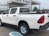 Bán Toyota Hilux 2.4G MT 2018, màu trắng, nhập khẩu nguyên chiếc, giao xe sớm alo 0986924166