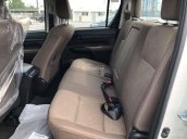 Bán Toyota Hilux 2.4G MT 2018, màu trắng, nhập khẩu nguyên chiếc, giao xe sớm alo 0986924166