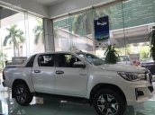 Bán Toyota Hilux 2.8G AT 4x4 2018, màu trắng, nhập khẩu, đặt xe lấy sớm liên hệ 0986924166