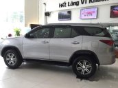 Cần bán Toyota Fortuner 2018, màu bạc