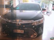 Bán Toyota Camry năm 2016, màu đen 