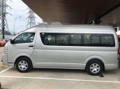 Cần bán xe Toyota Hiace sản xuất 2018, màu bạc, nhập khẩu Thái Lan, giá tốt